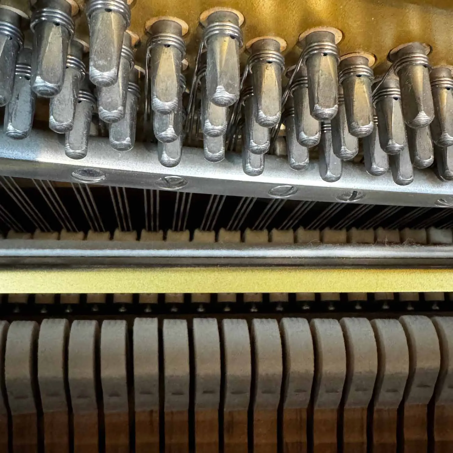 1981 yamaha w101b upright piano wood veneer