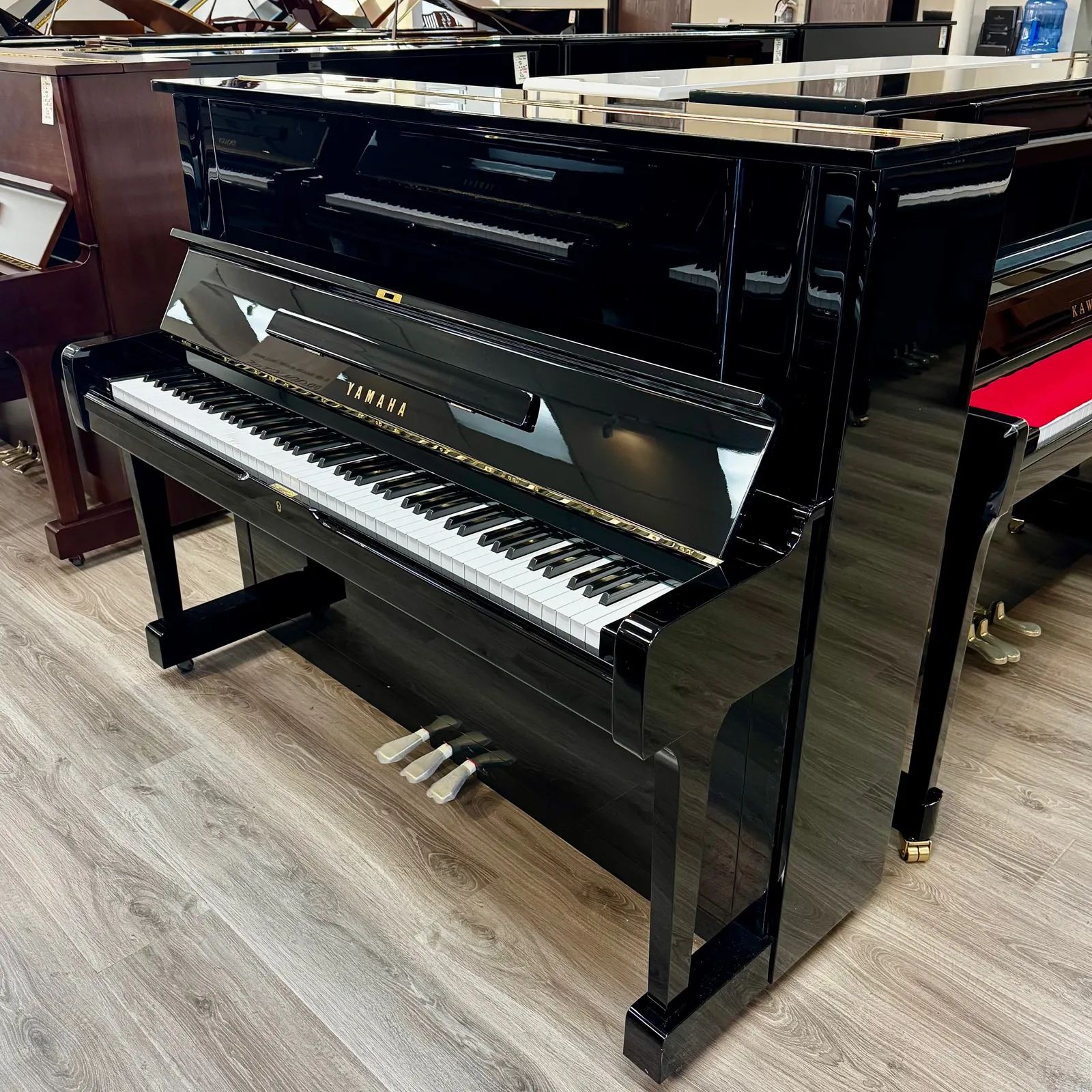 1982 yamaha yus upright piano black polish