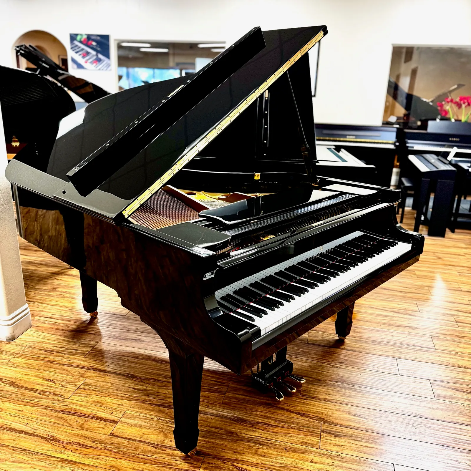 1984 young chang g185 grand piano ebony polish