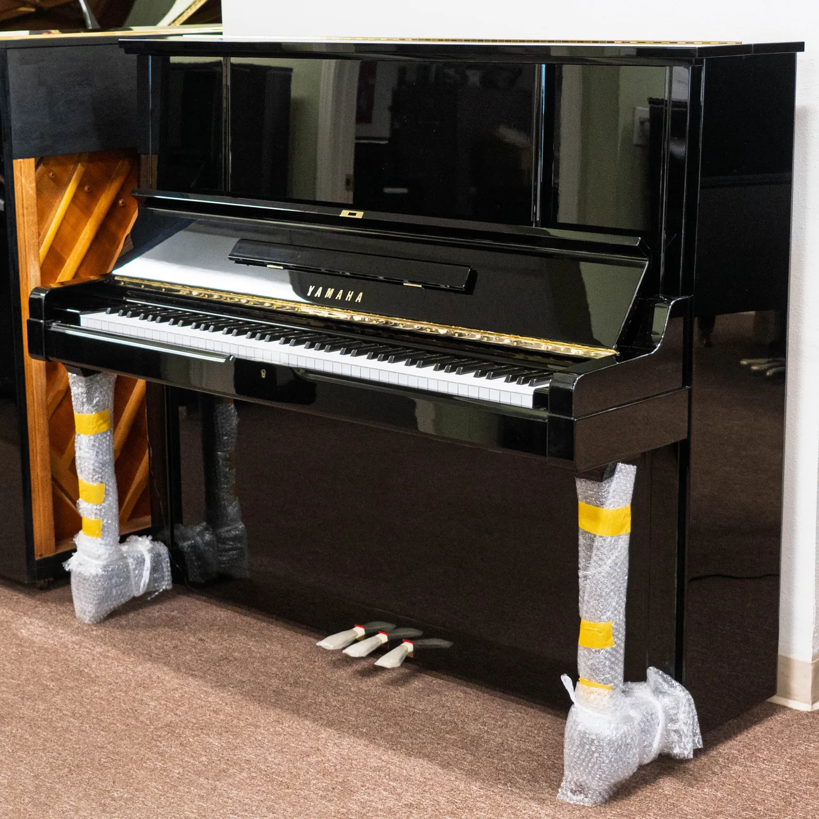 1985 yamaha ux3 upright piano black polish