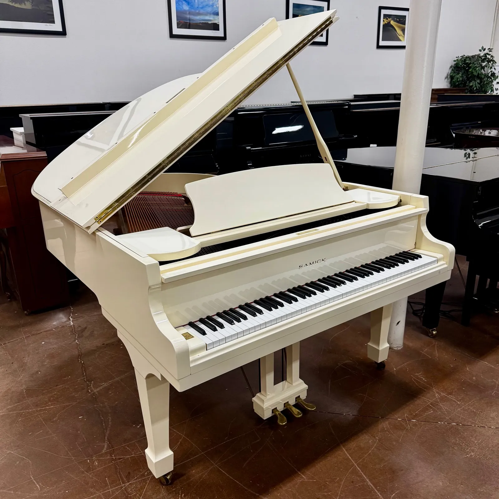 1986 samick grand piano ivory white