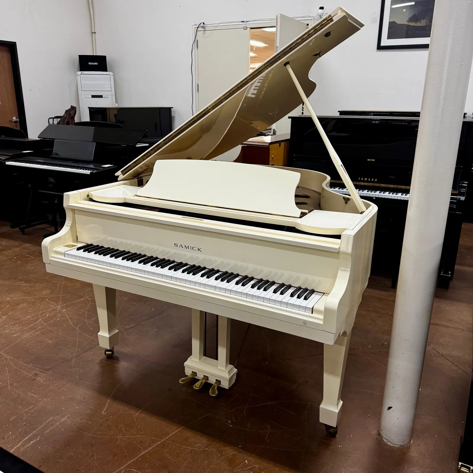 1986 samick grand piano ivory white