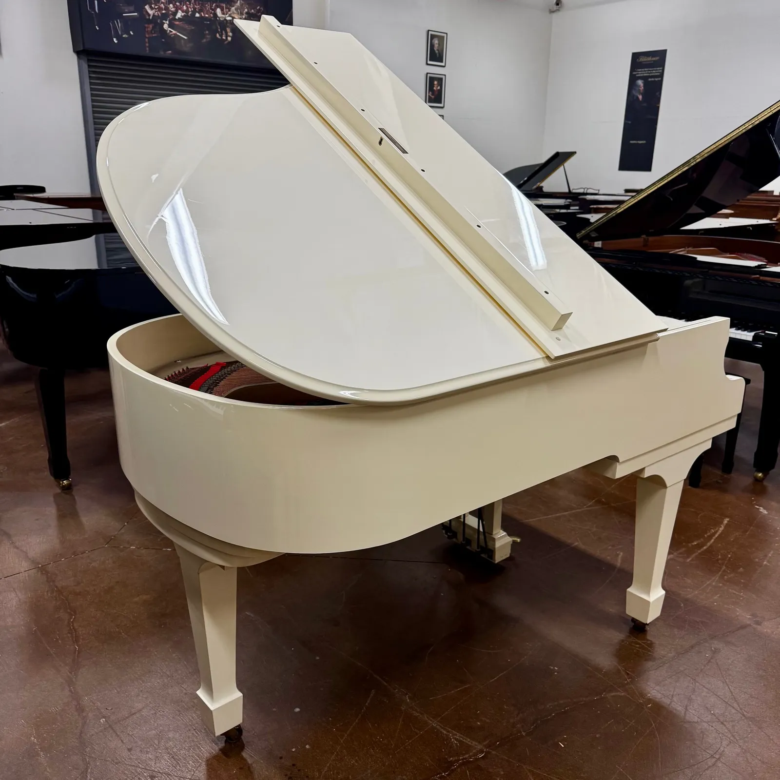 1986 samick grand piano ivory white
