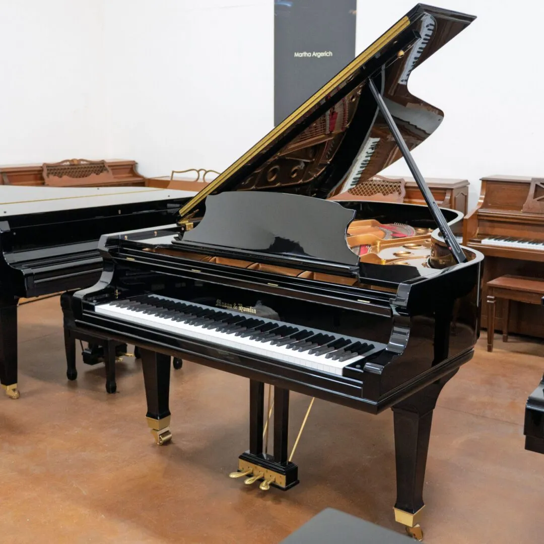 2004 mason hamlin bb grand piano black polish