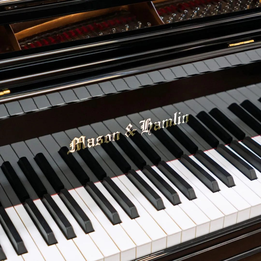 2004 mason hamlin bb grand piano black polish