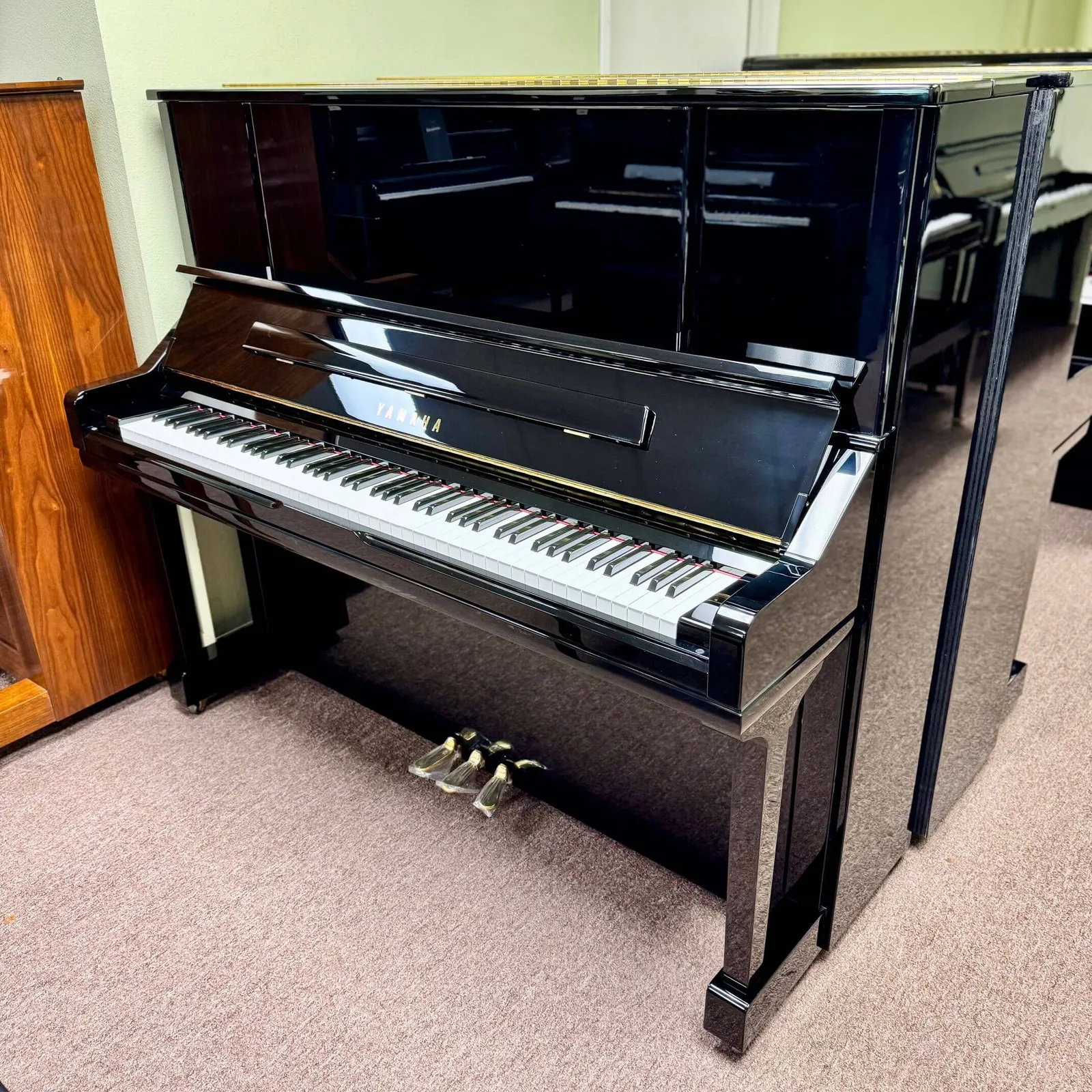 2004 yamaha yu30 upright piano ebony polish