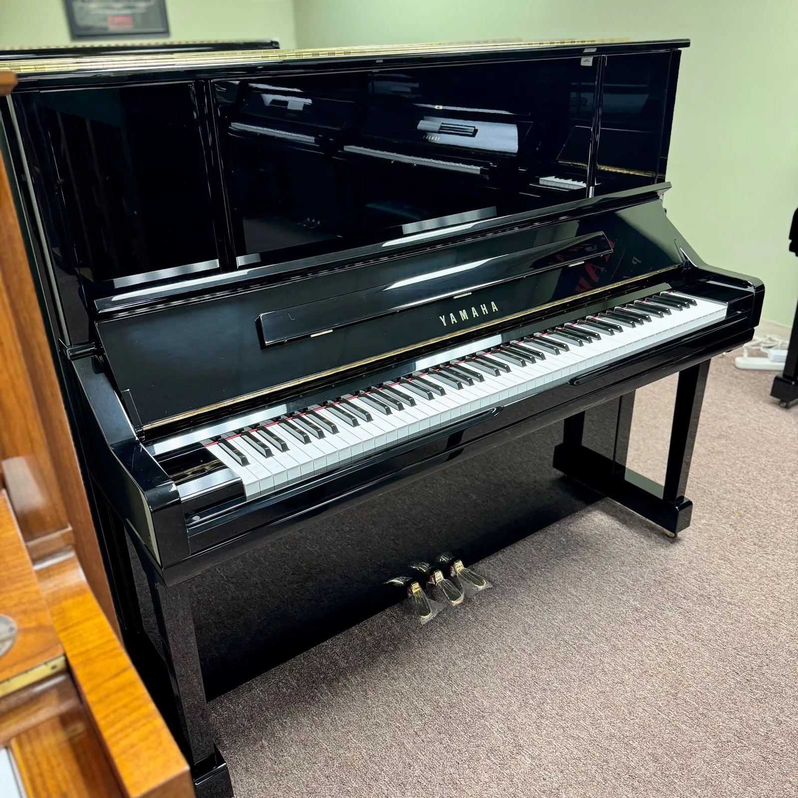 2004 yamaha yu30 upright piano ebony polish