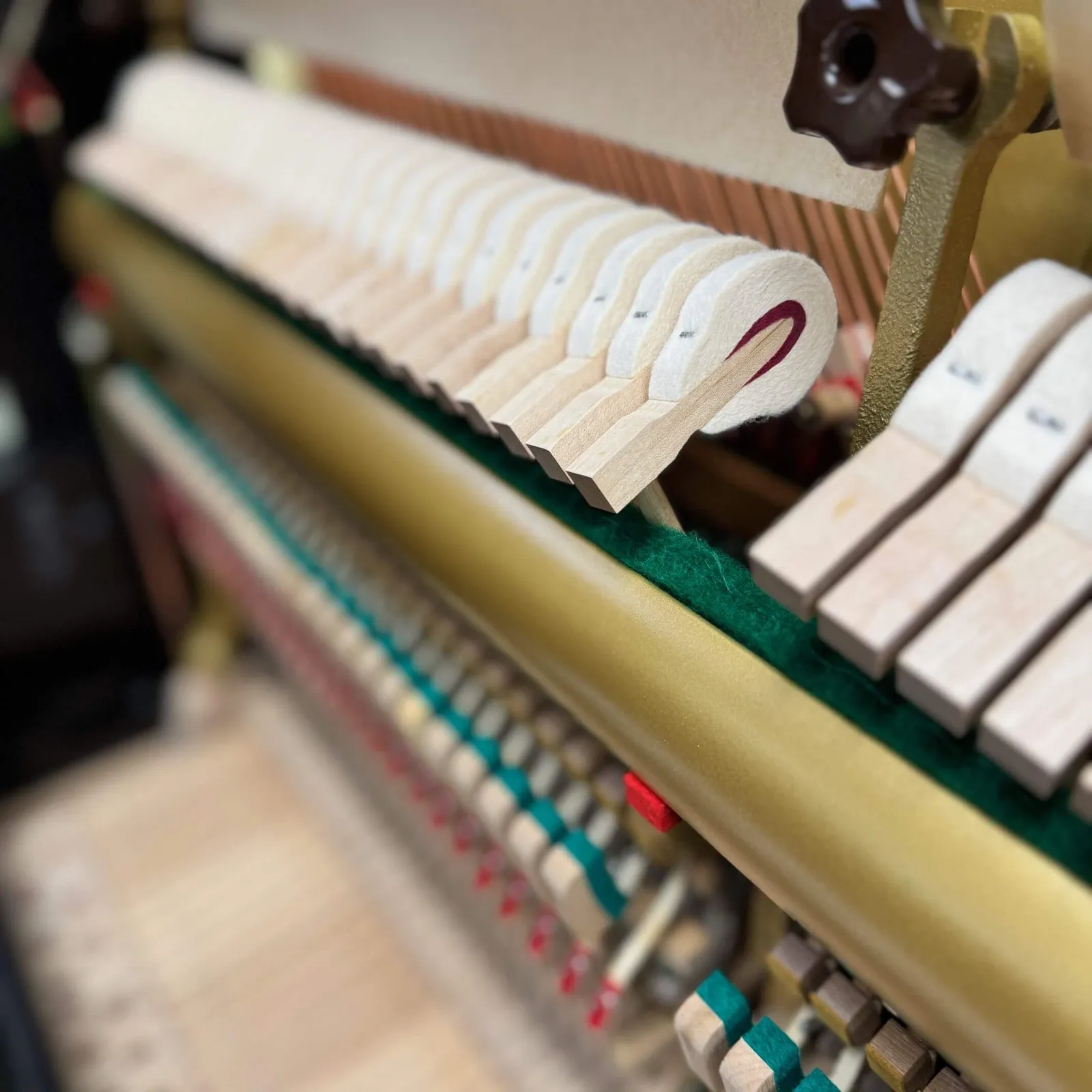 2004 yamaha yu30 upright piano ebony polish