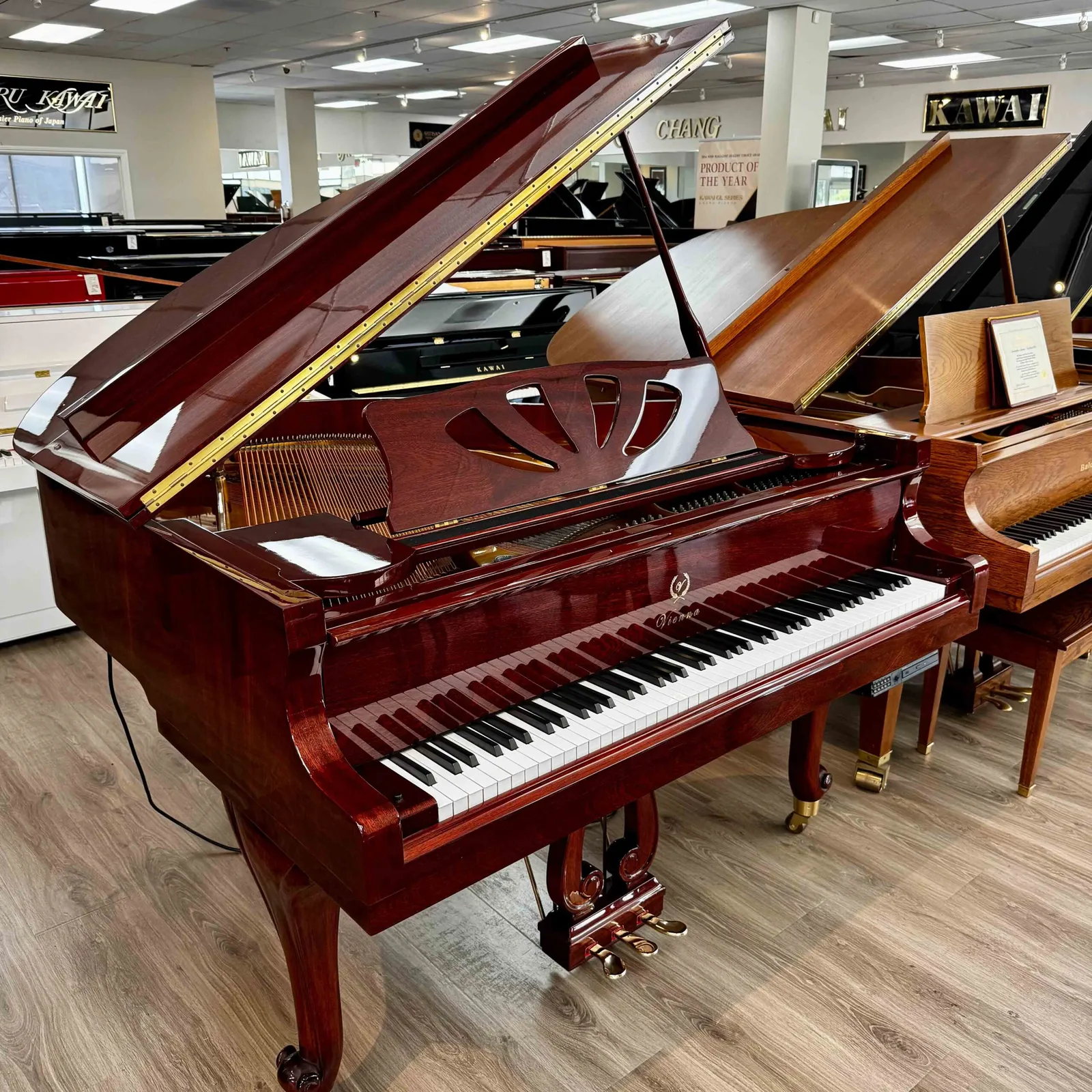 2008 vienna grand piano mahogany polish french provincial