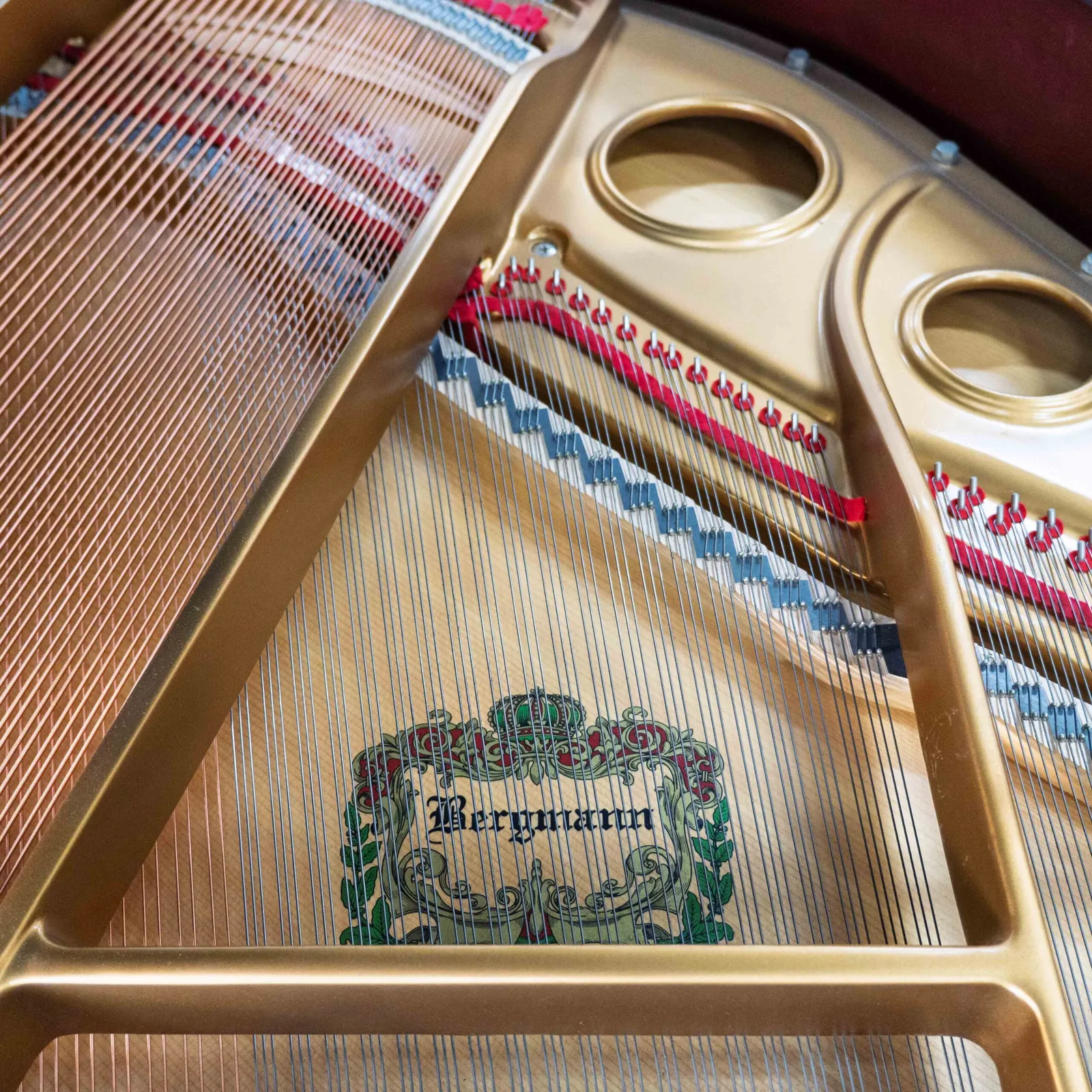 bergmann tg 150 heritage series baby grand piano mahogany polish