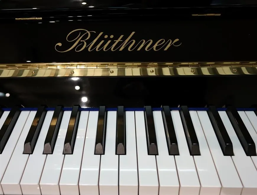 bluthner model s upright