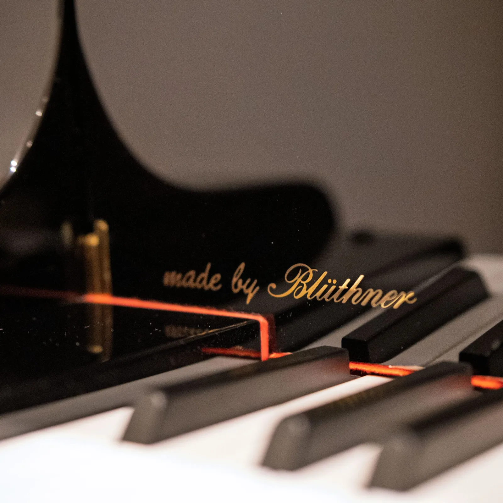 haessler by bluthner 186 grand piano ebony polish