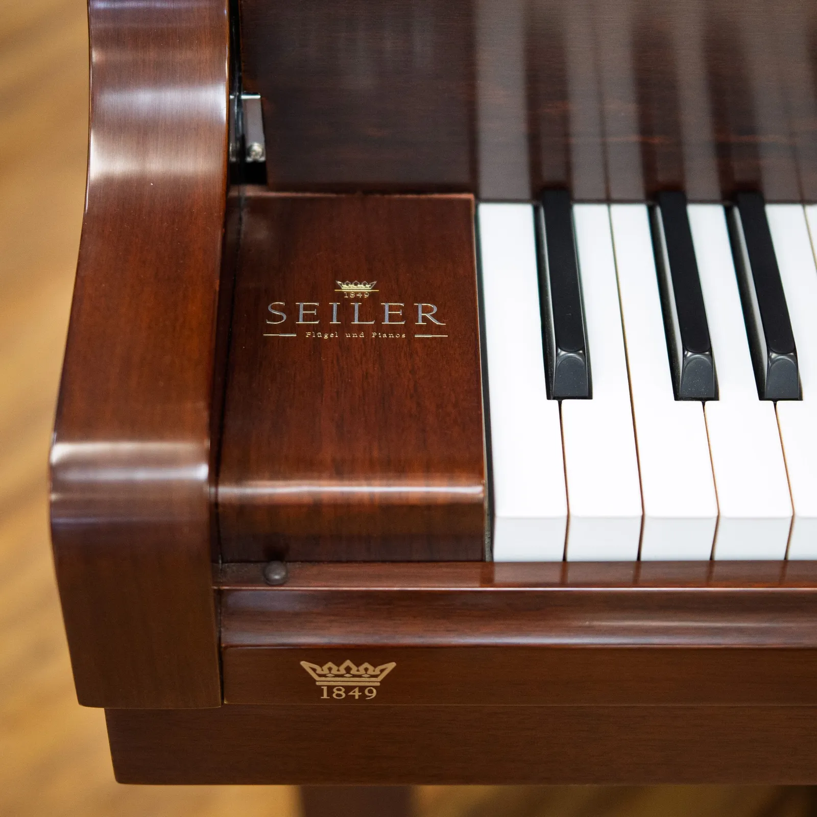 johannes seiler gs 150 nickel baby grand piano walnut satin finish