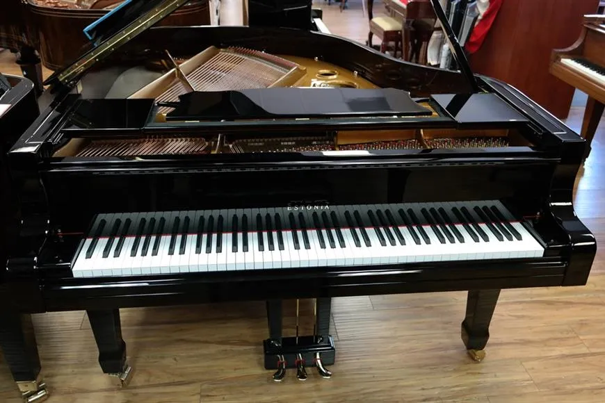 new estonia l168 studio grand