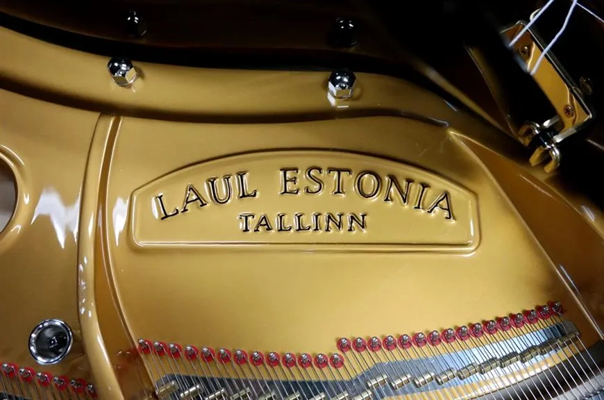 new estonia l190 ebony polish