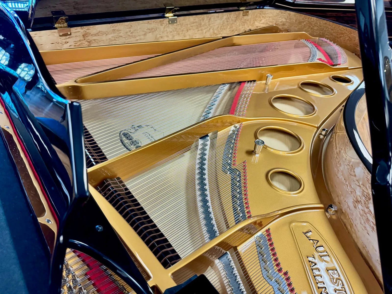 new estonia model l225 grand piano ebony polish