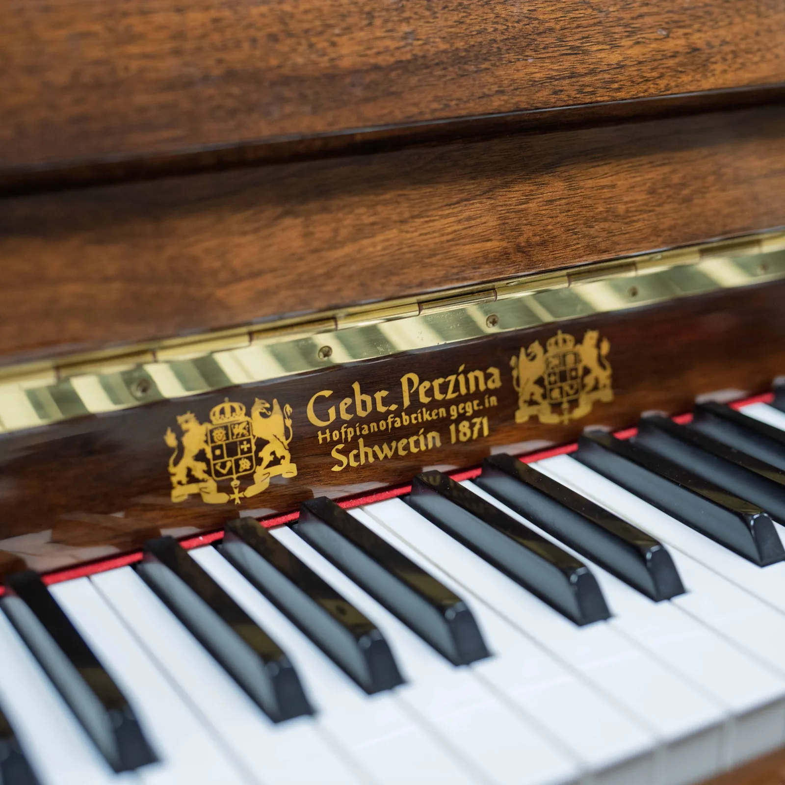 perzina gp112 upright piano walnut polish