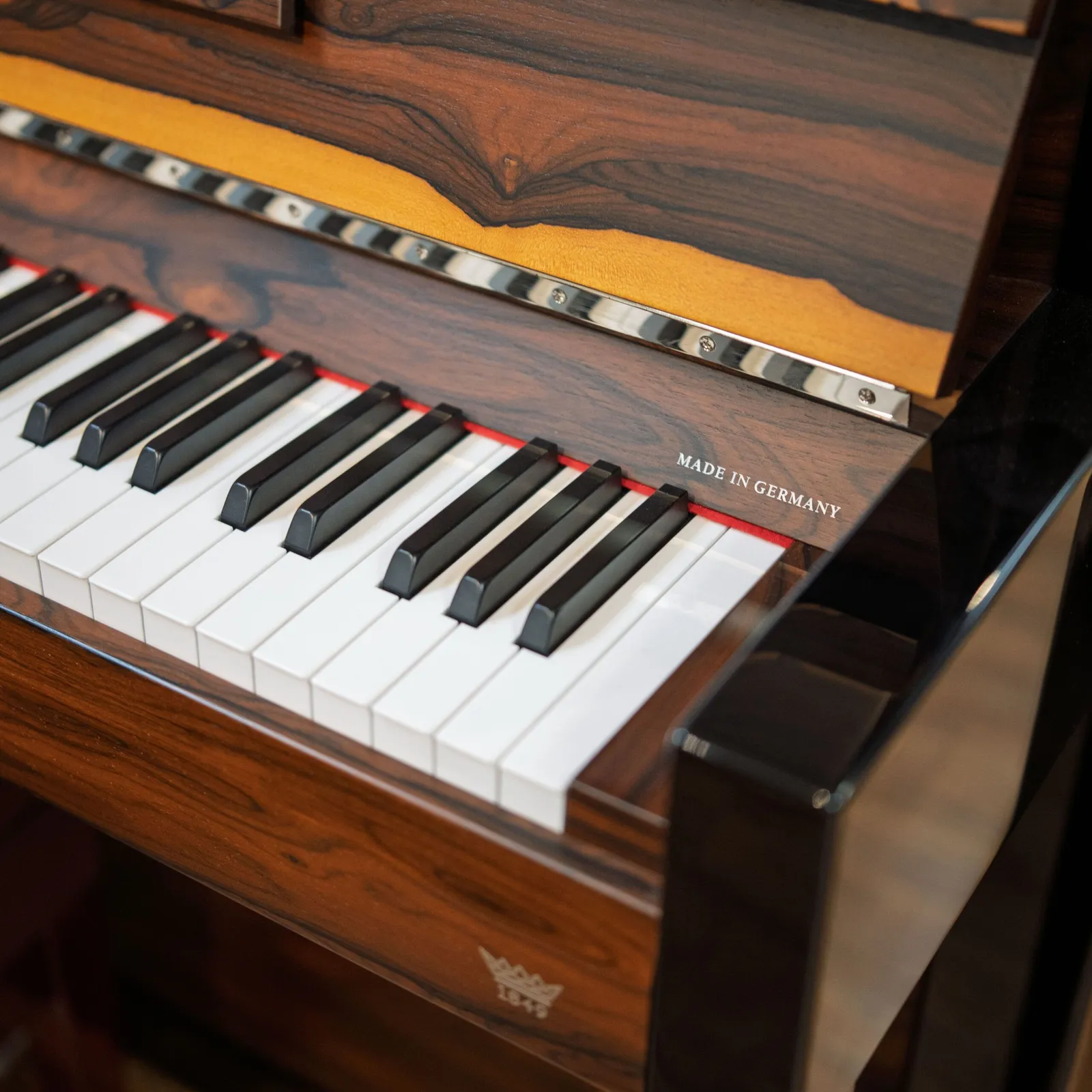 seiler se 126 attraction ziricote wood and ebony polish
