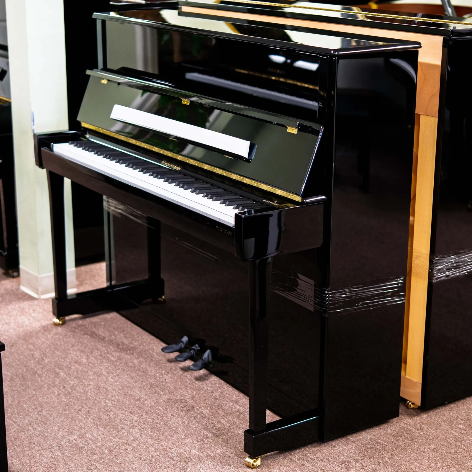 w hoffmann tradition t 122 upright piano black polish