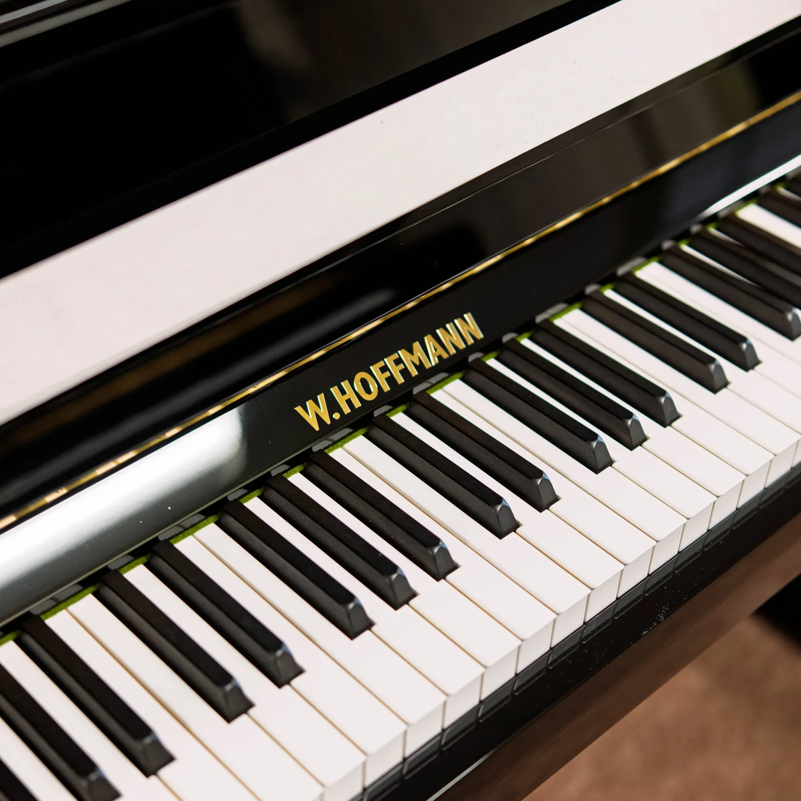 w hoffmann tradition t 122 upright piano black polish