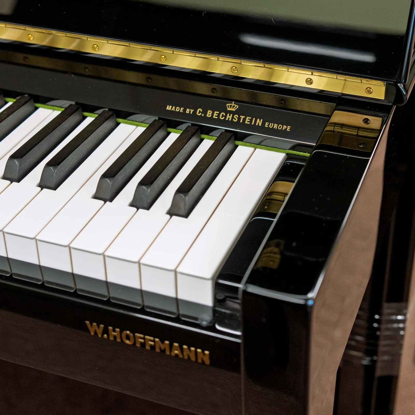 w hoffmann tradition t 122 upright piano black polish