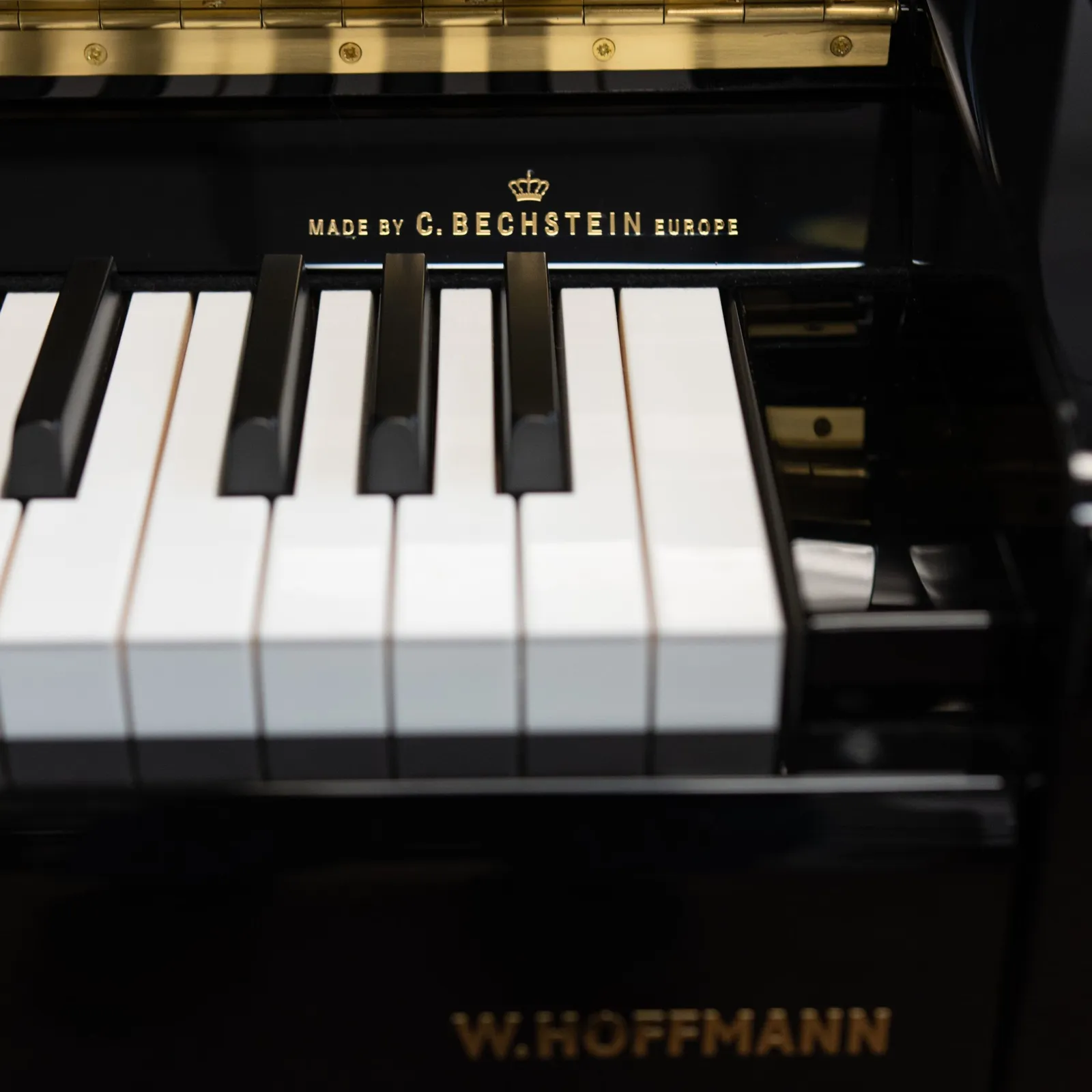 w hoffmann vision v 120 upright piano ebony polish