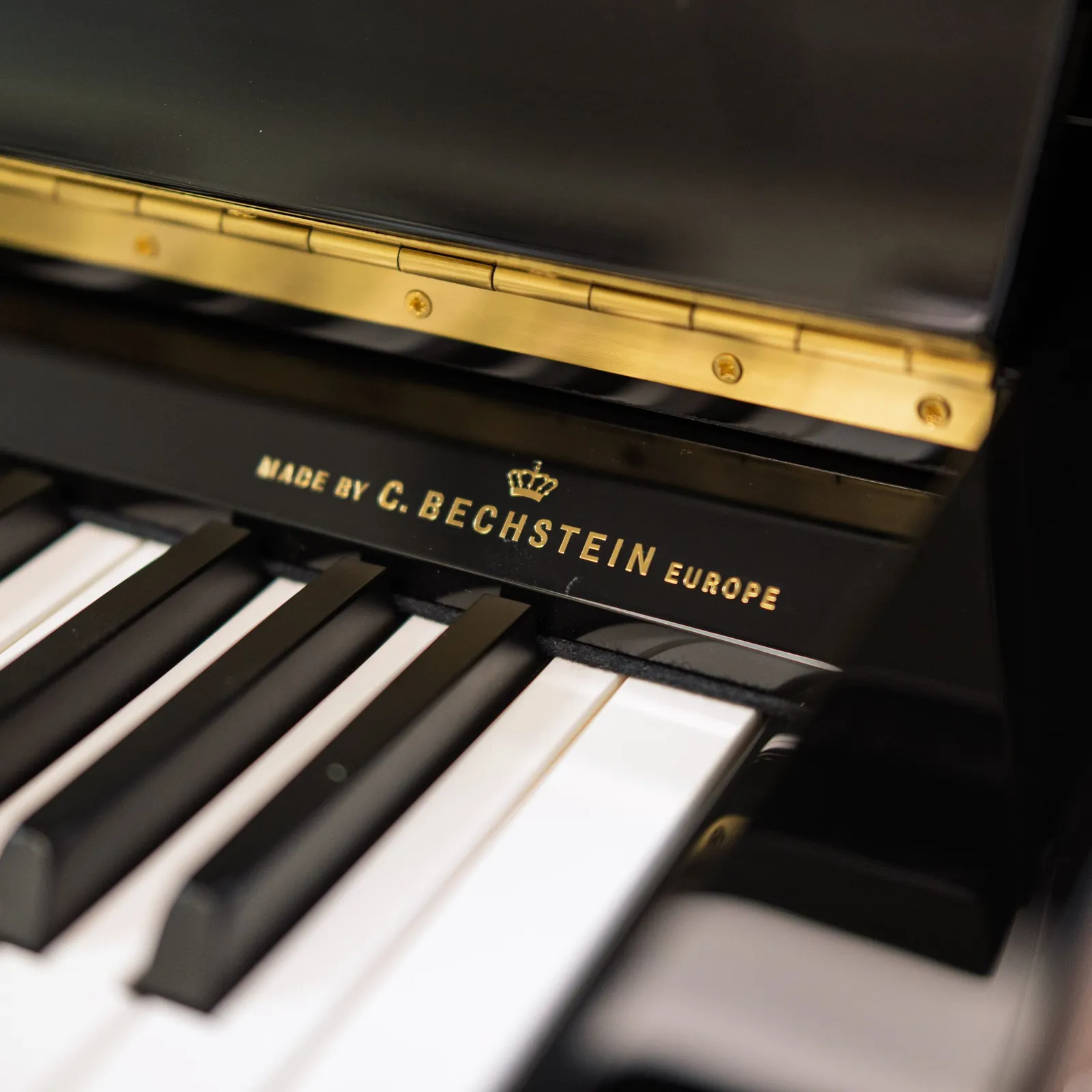 w hoffmann vision v 126 upright piano ebony polish