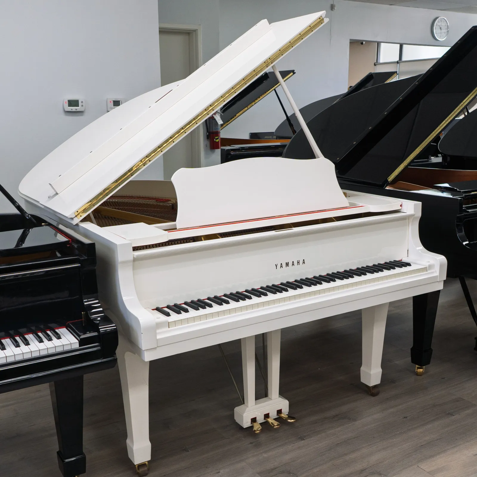 yamaha c3 grand piano white polish