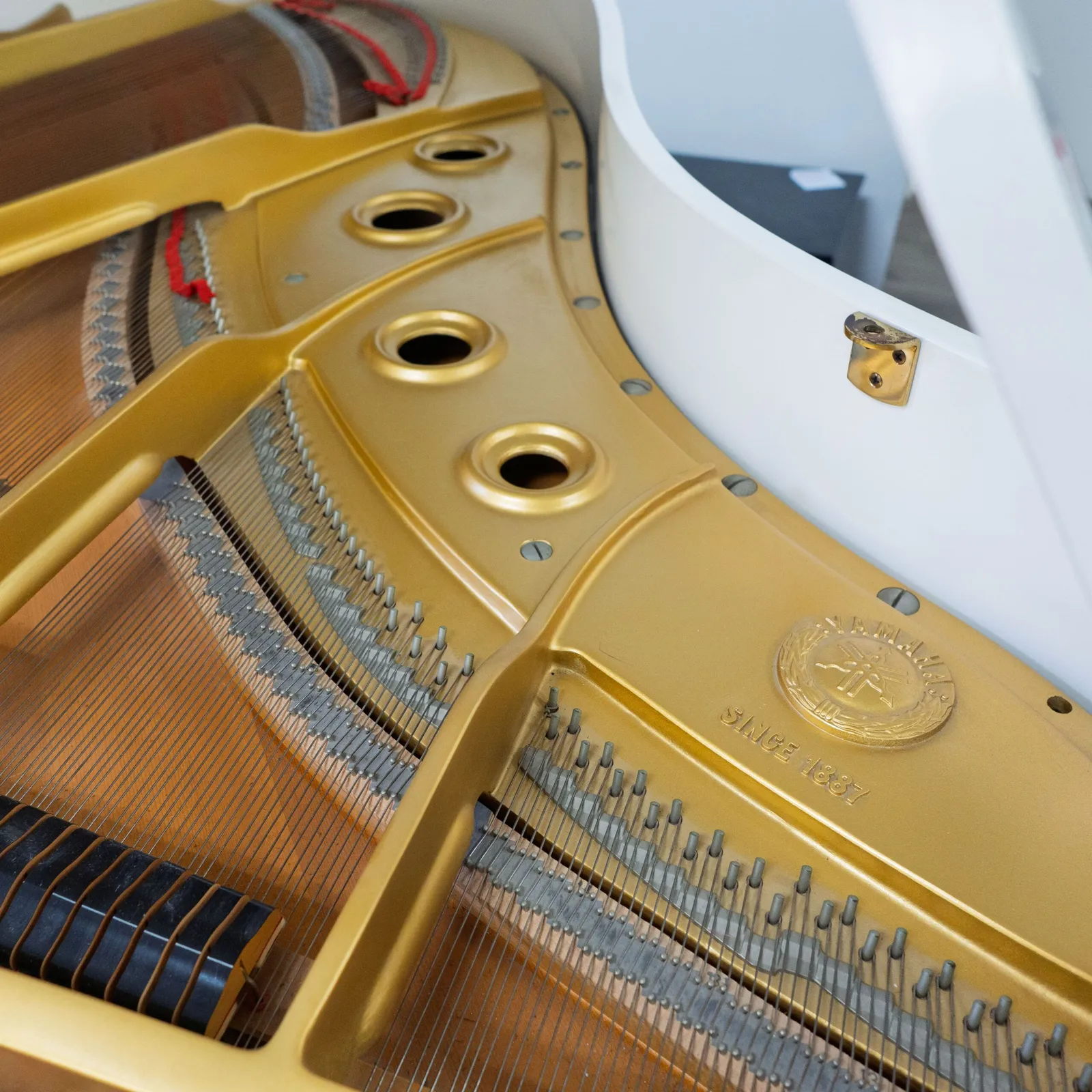 yamaha c3 grand piano white polish