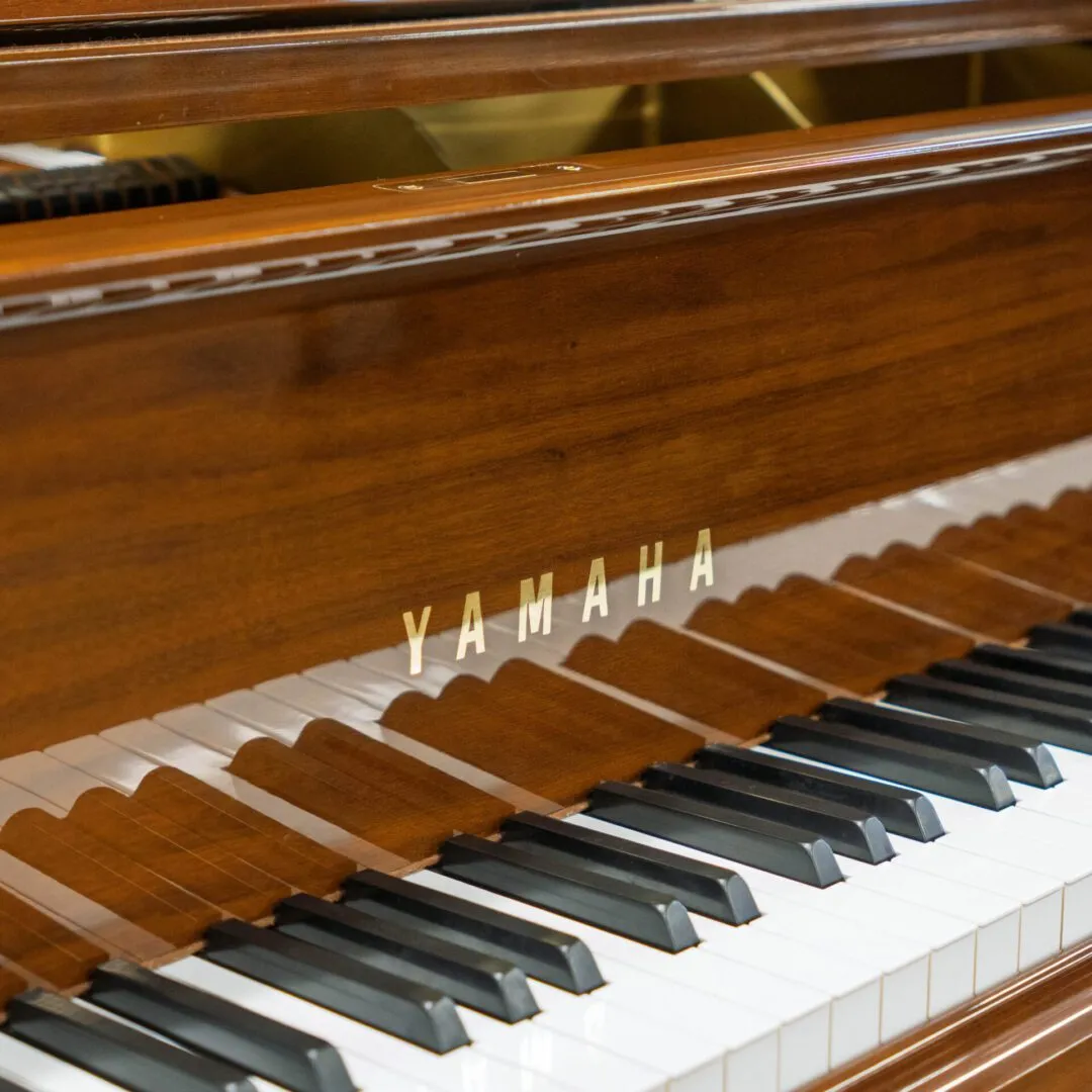 yamaha g1 grand piano walnut polish