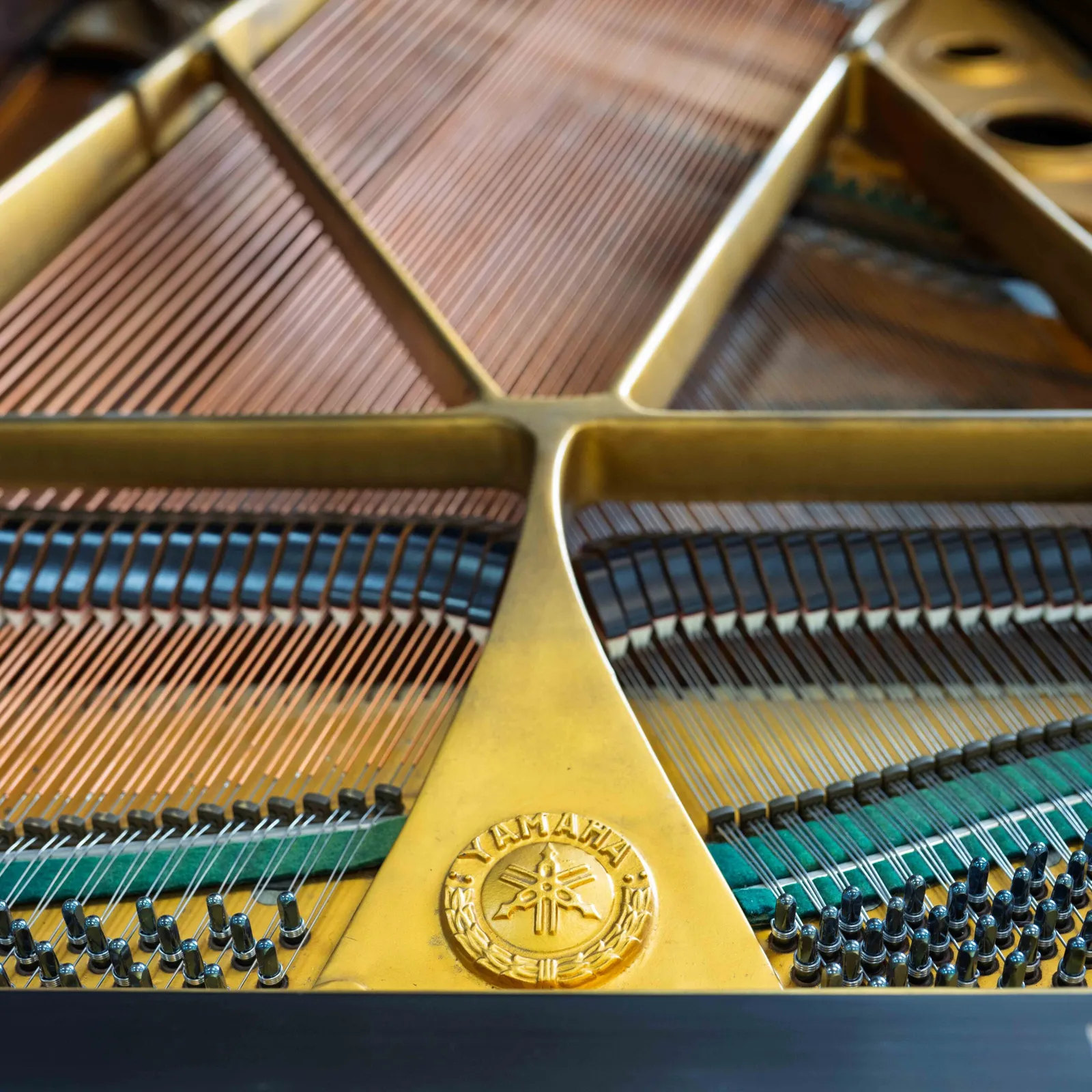yamaha g2 grand piano vintage ebony satin