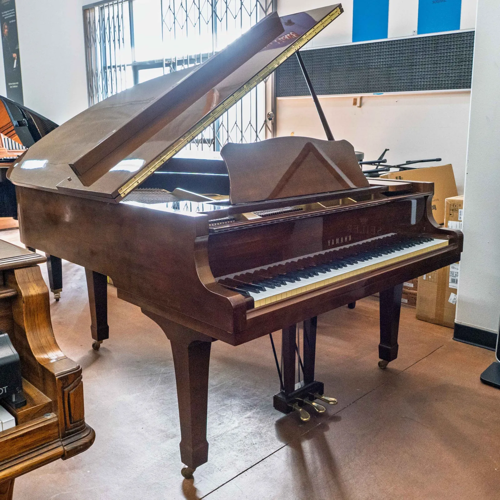 yamaha g3 grand piano mahogany
