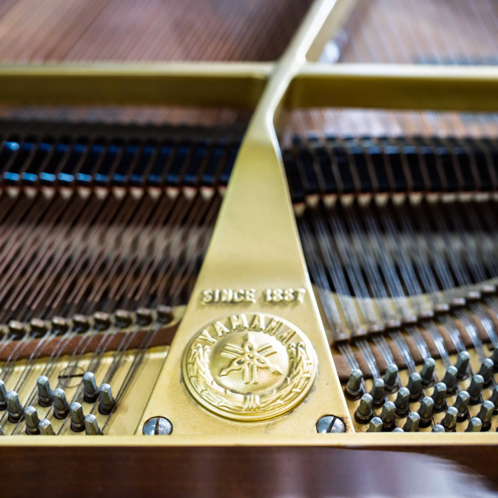 yamaha g3 grand piano mahogany