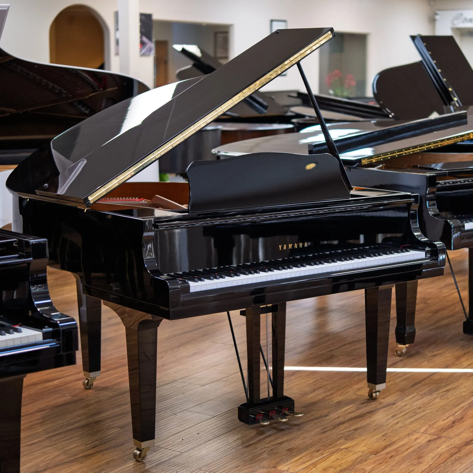 yamaha gb1 baby grand piano ebony polish