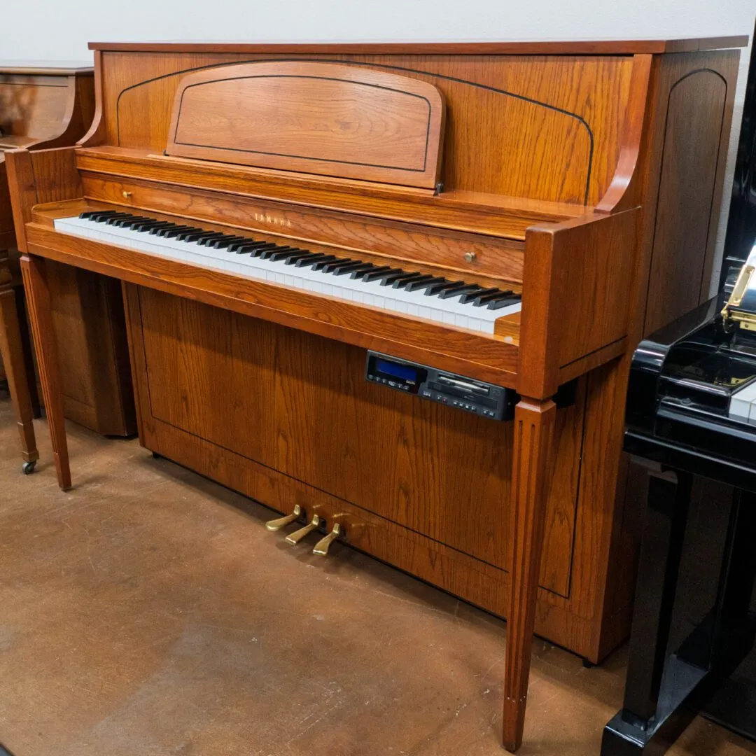 Yamaha M450 TAO Upright Piano Traditional American Oak