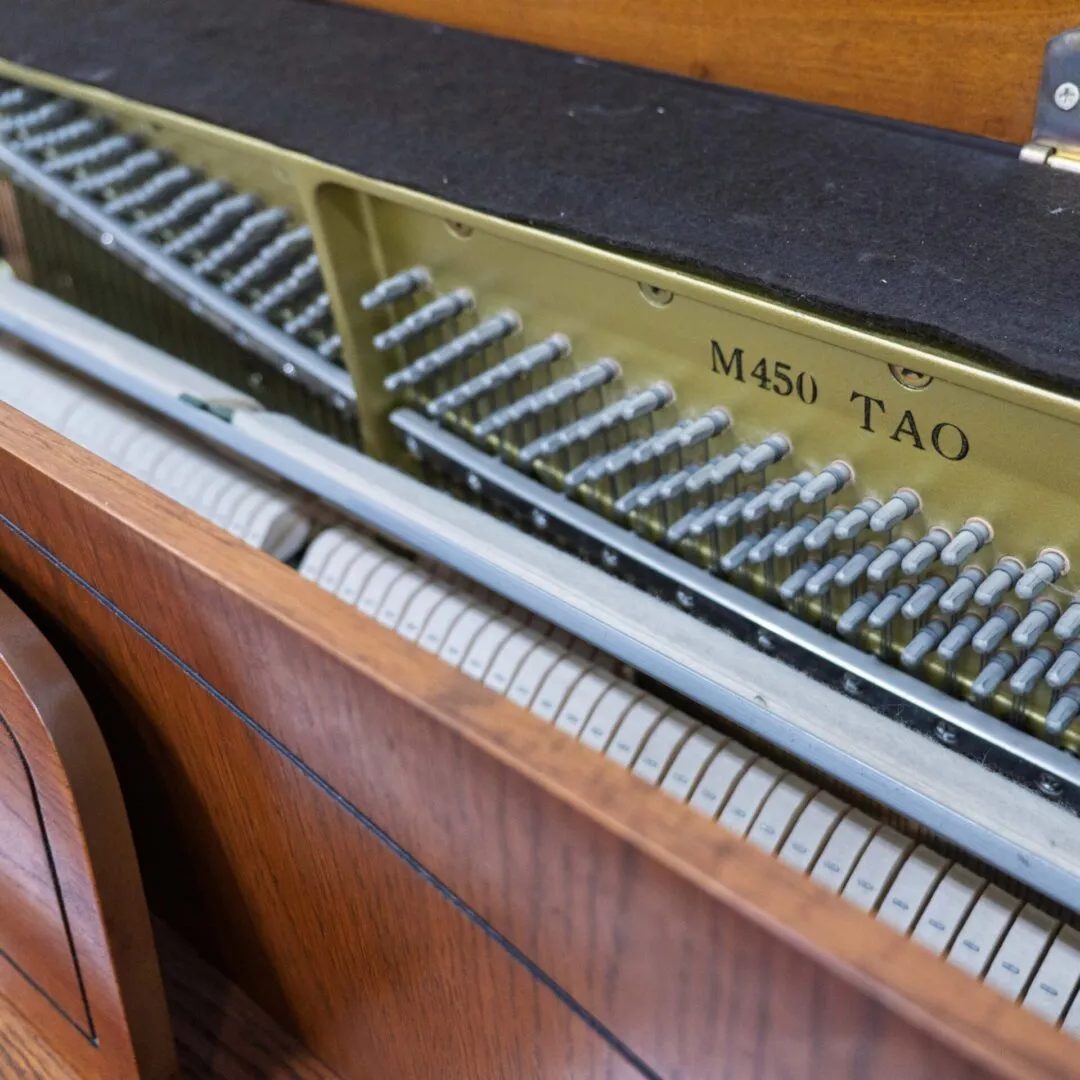 yamaha m450 tao upright piano traditional american oak